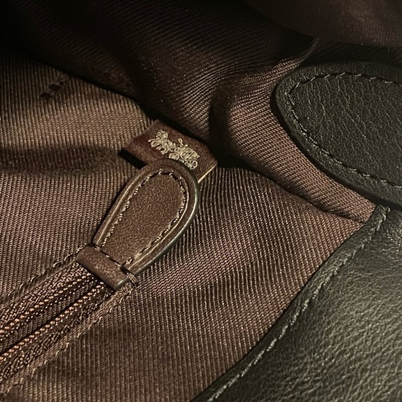 ❤️SOLD❤️Pre-Loved 2021 Coach Black Leather Bag with gold tone chain attached. - Picture 6 of 12